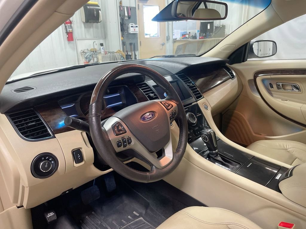 Used 2017 Ford Taurus Limited image 10