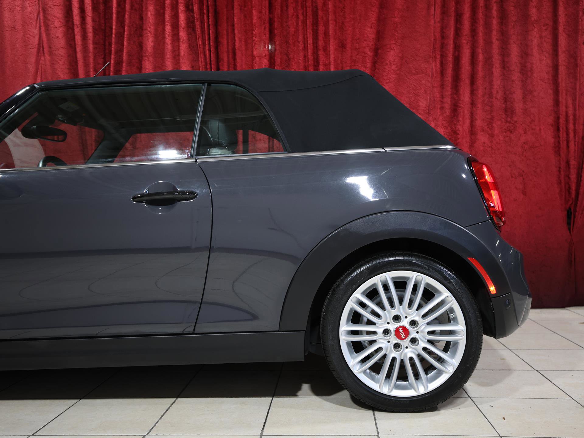 Used 2019 MINI Cooper S w/ Premium Package image 7