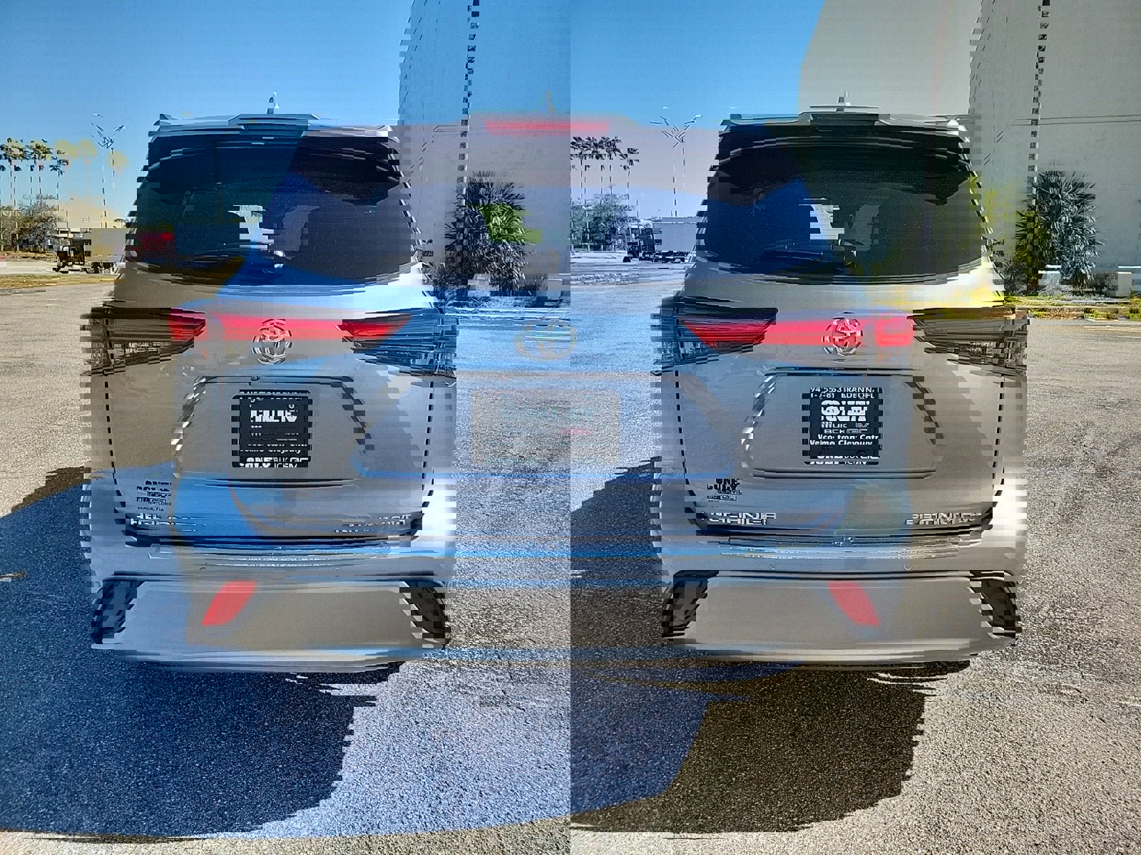 Used 2023 Toyota Highlander Platinum image 7