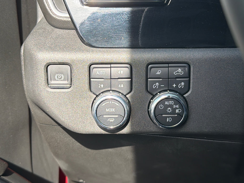 Used 2024 GMC Sierra 2500 SLT w/ SLT Premium Package AWD/4WD image 31