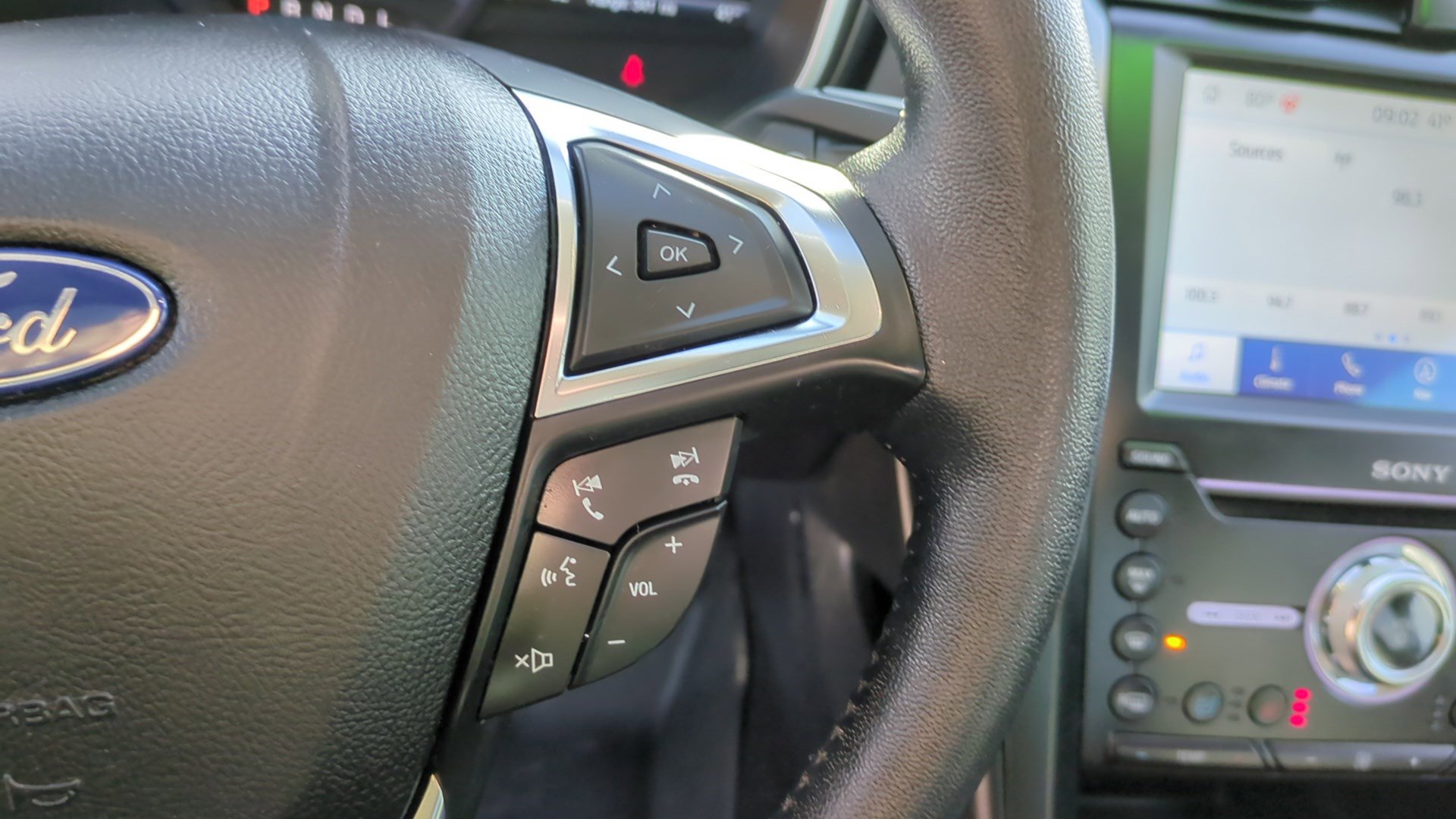 Used 2020 Ford Fusion Titanium image 19