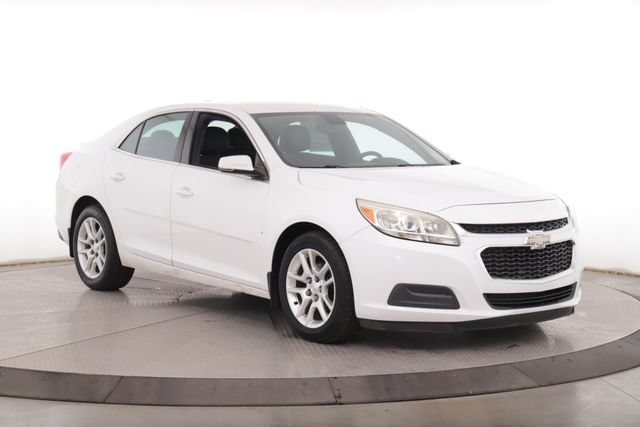 Used 2015 Chevrolet Malibu LT w/ Power Convenience Package FWD image 2