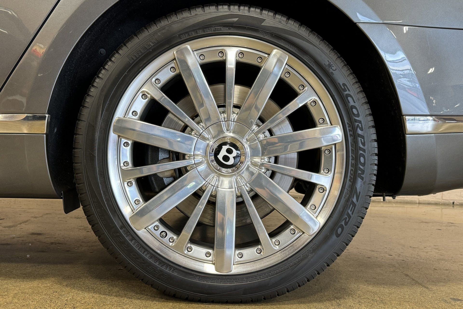 Used 2013 Bentley Mulsanne image 25