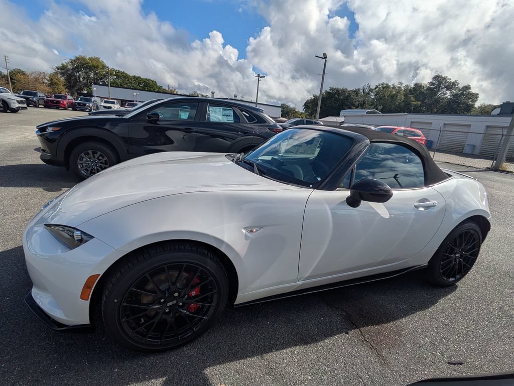 New 2026 MAZDA MX-5 Miata Club w/ Interior Package RWD image 6