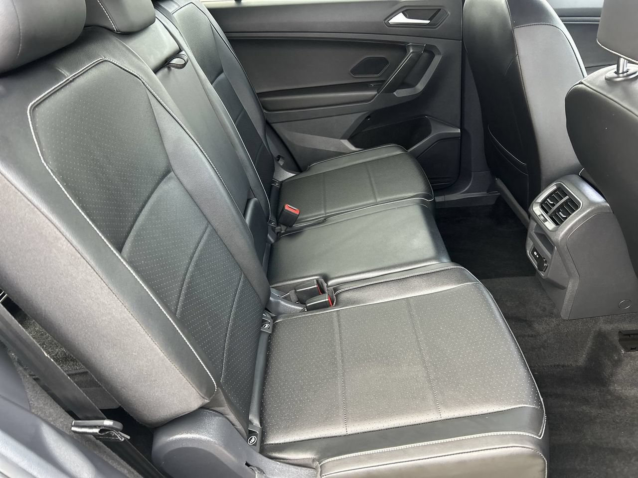 Certified 2021 Volkswagen Tiguan SE R-Line FWD image 10