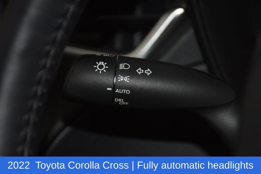 Used 2022 Toyota Corolla Cross LE w/ Black Badges Package (TMS) AWD/4WD image 10