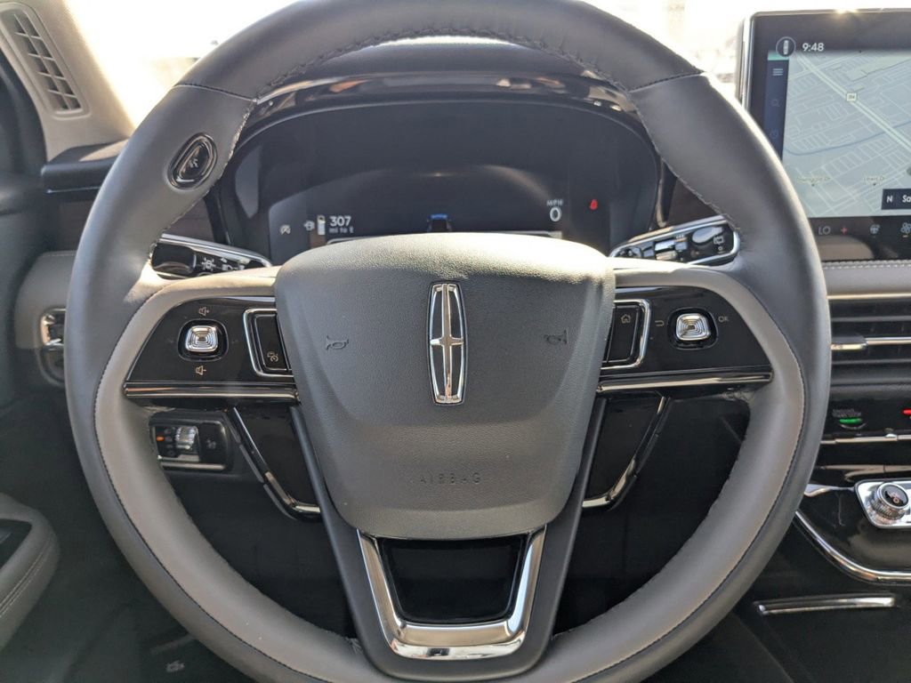 New 2025 Lincoln Corsair Reserve w/ Equipment Group 202A image 28