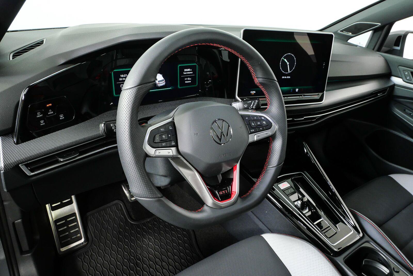 Used 2025 Volkswagen GTI SE FWD image 4