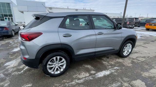 Used 2023 Chevrolet TrailBlazer LS image 2