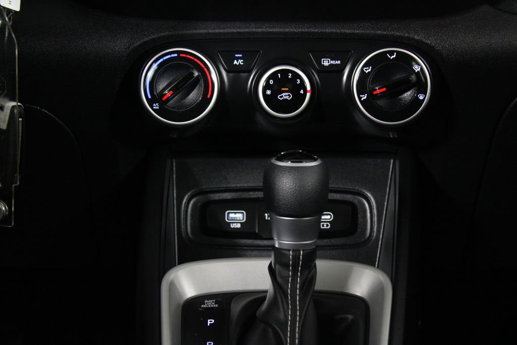 Used 2026 Hyundai Venue SE image 22