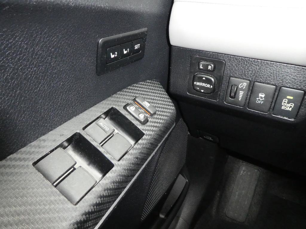 Used 2013 Toyota RAV4 Limited image 15