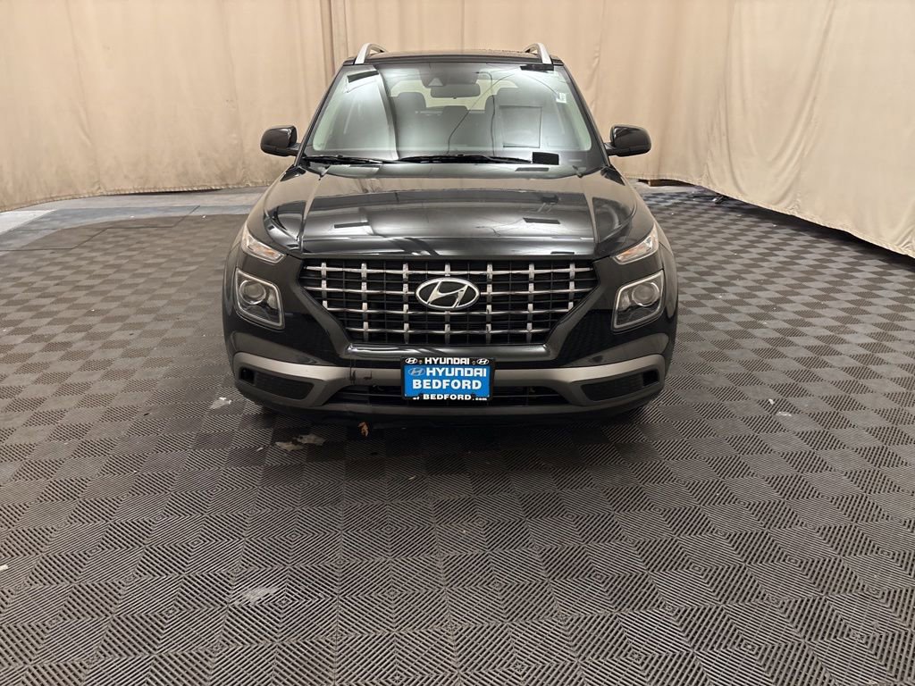 Used 2020 Hyundai Venue SEL image 2