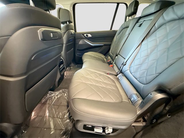 Used 2025 BMW X7 xDrive40i w/ Climate Comfort Package image 20