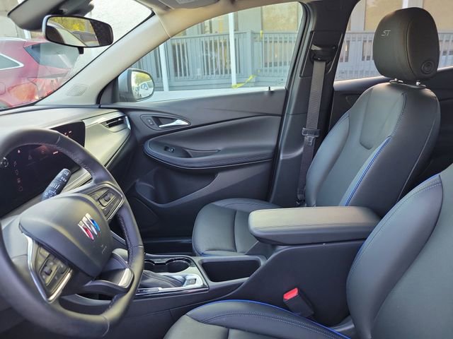 Used 2025 Buick Encore GX Sport Touring w/ Experience Buick Package image 14