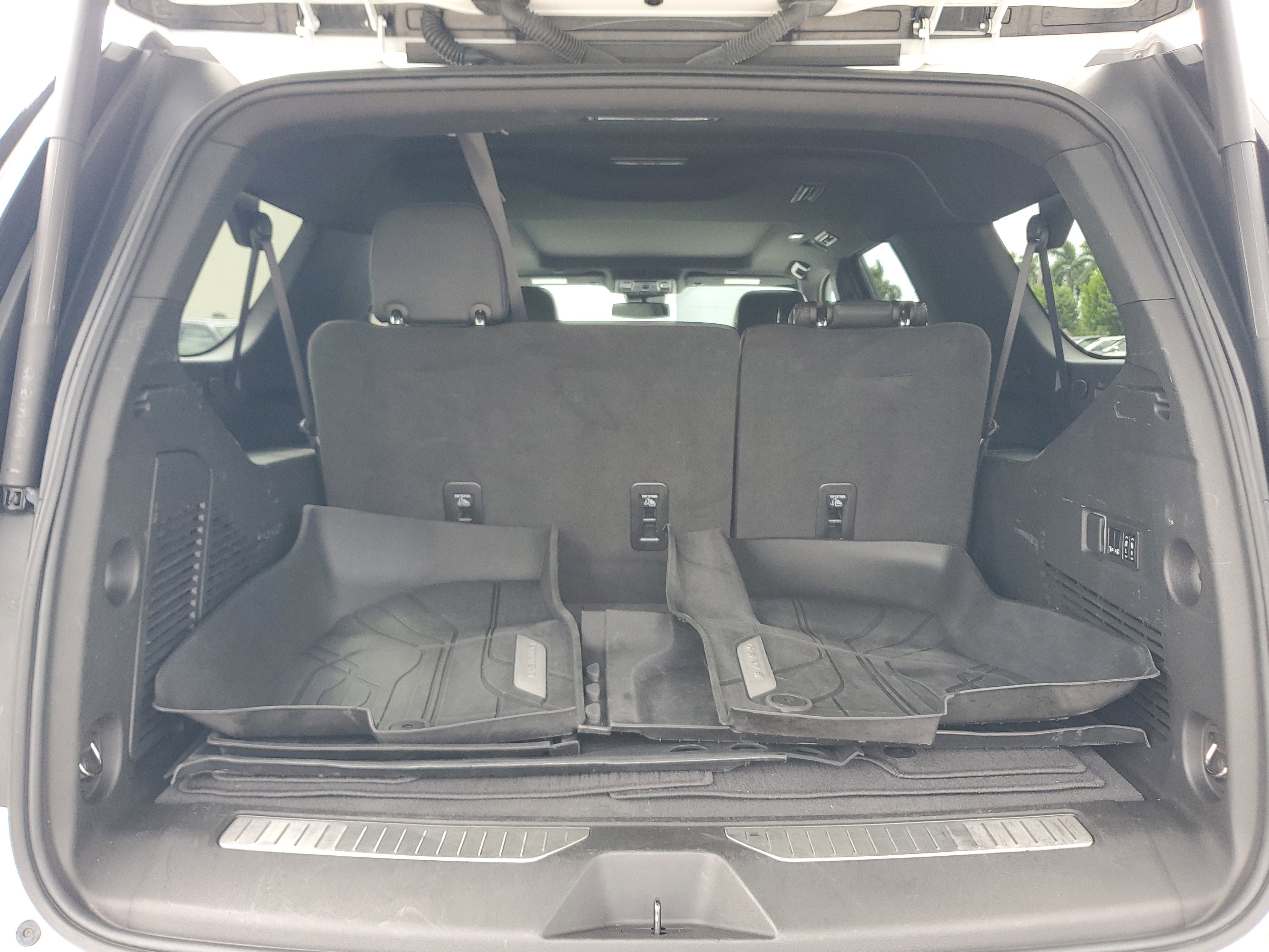 Used 2023 Chevrolet Suburban Z71 w/ Luxury Package image 16