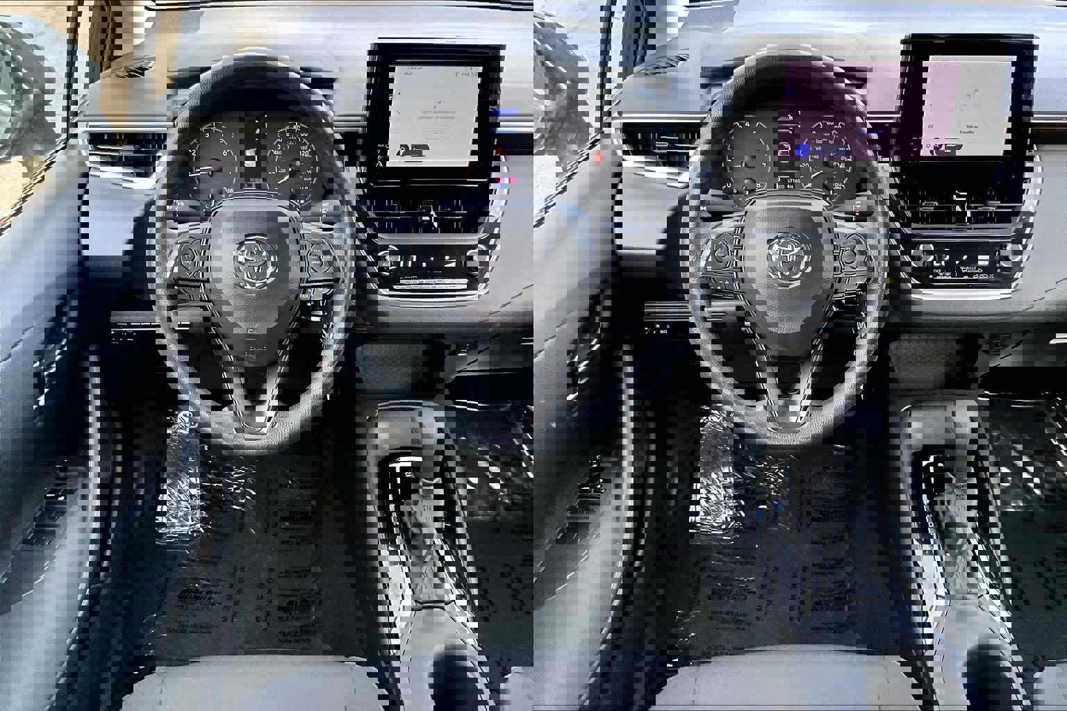 Used 2024 Toyota Corolla LE image 6