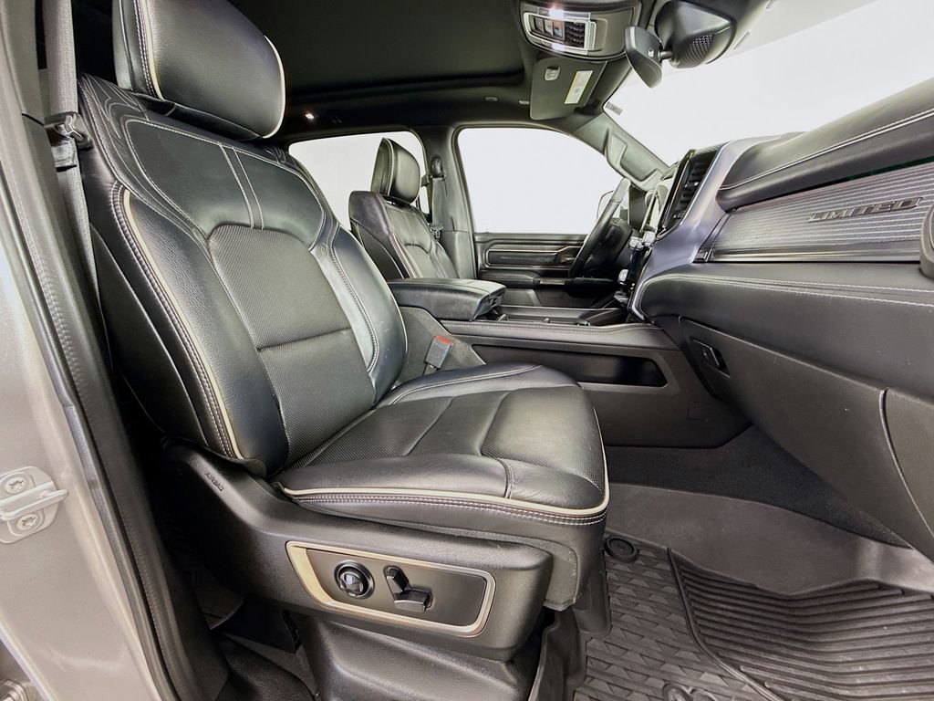 Used 2019 RAM 1500 Limited w/ Advanced Safety Group AWD/4WD image 32