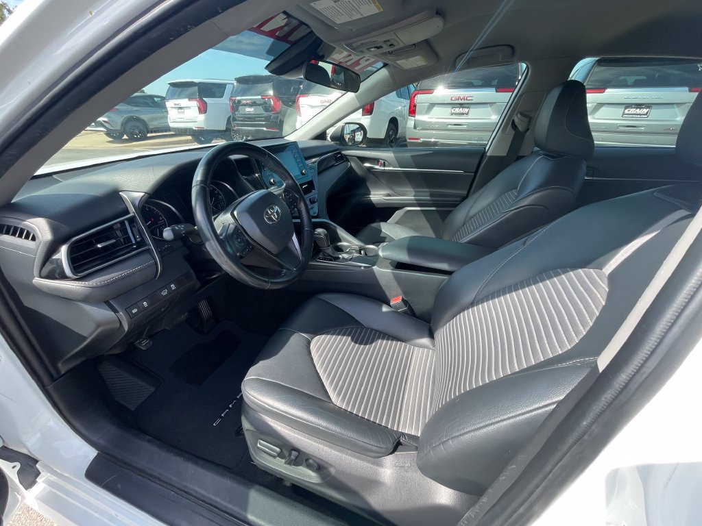 Used 2021 Toyota Camry SE FWD image 10