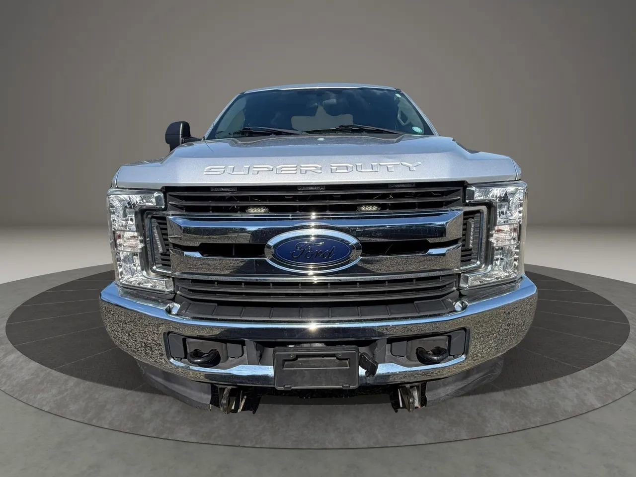 Used 2017 Ford F250 XLT AWD/4WD image 2