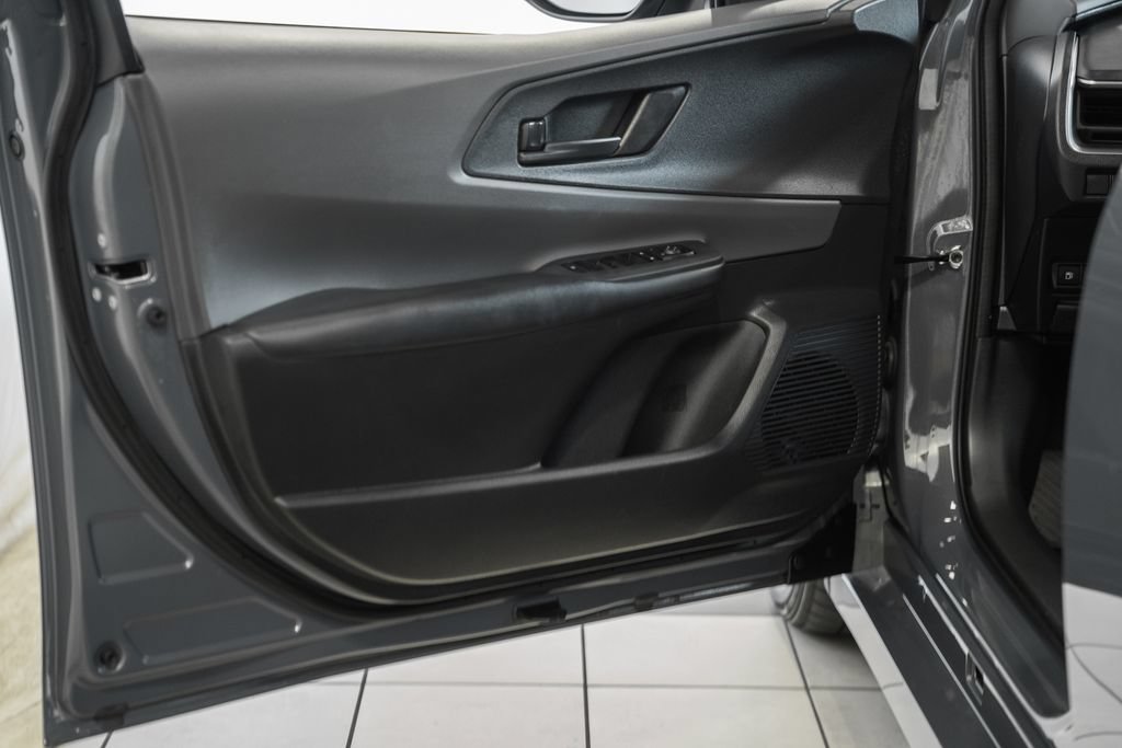 Used 2025 Toyota Prius LE FWD image 33