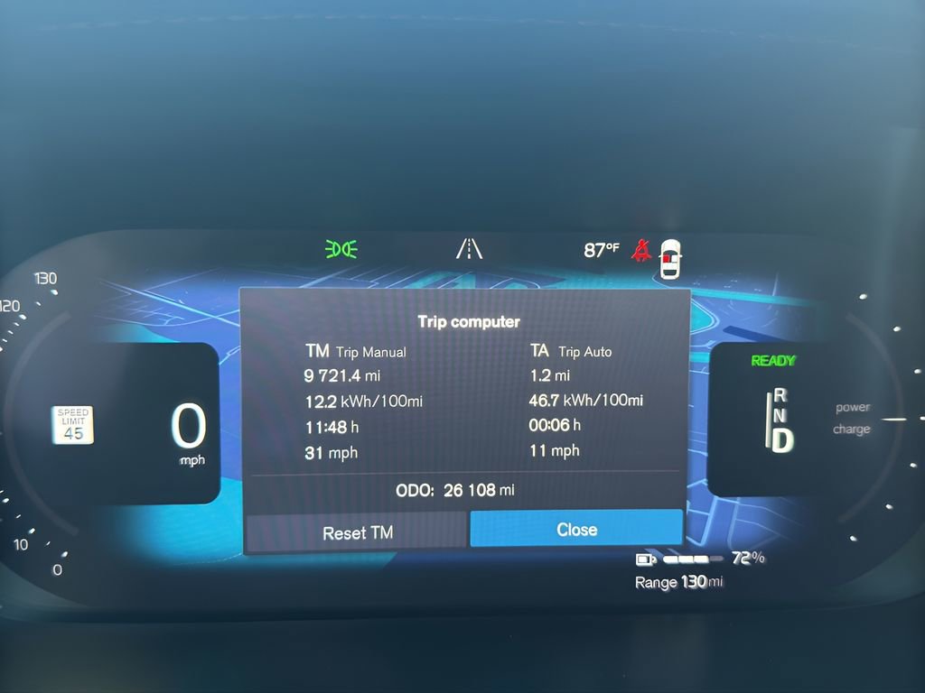 Used 2023 Volvo C40 P8 Recharge Ultimate image 16