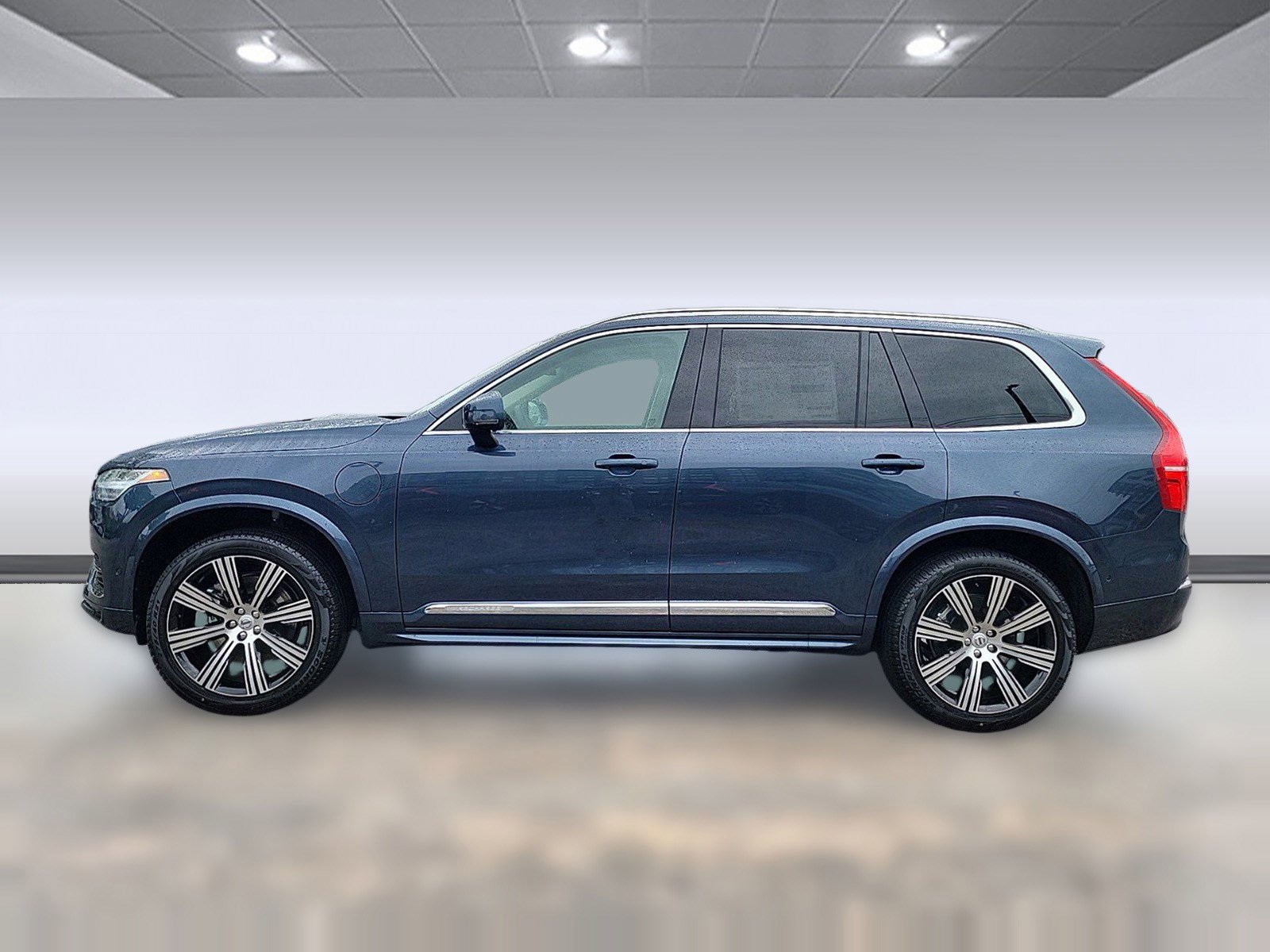New 2024 Volvo XC90 T8 Ultimate w/ Protection Package Premier image 2