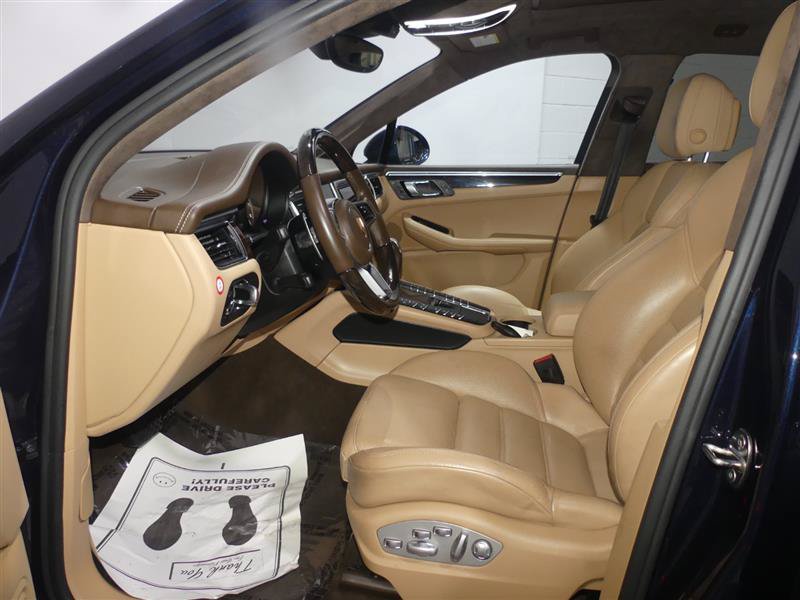 Used 2017 Porsche Macan Turbo AWD/4WD image 22