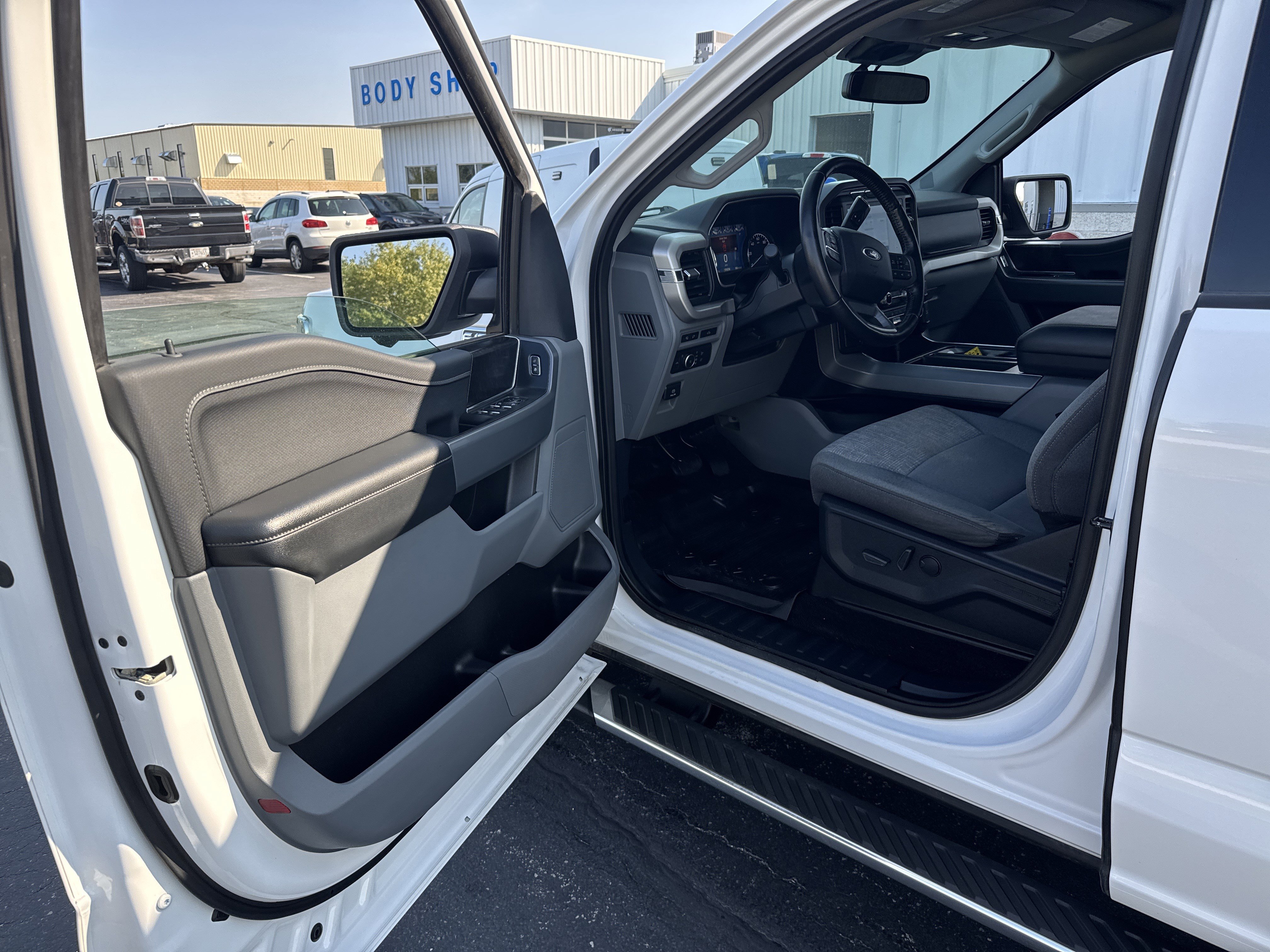 Certified 2022 Ford F150 XLT w/ Equipment Group 302A High image 18