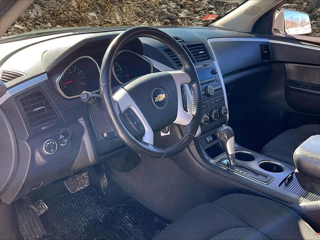 Used 2012 Chevrolet Traverse LT image 12