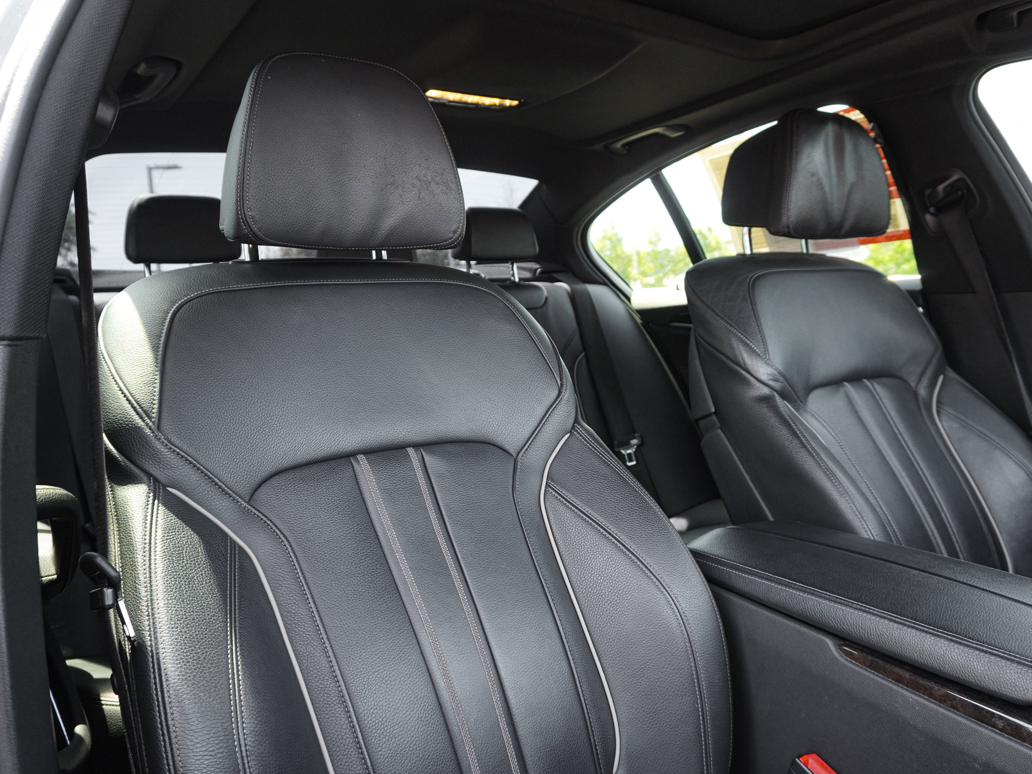 Used 2018 BMW 540i xDrive w/ Premium Package image 32