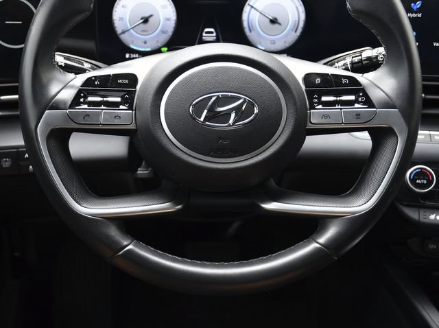 Used 2023 Hyundai Elantra Limited FWD image 7