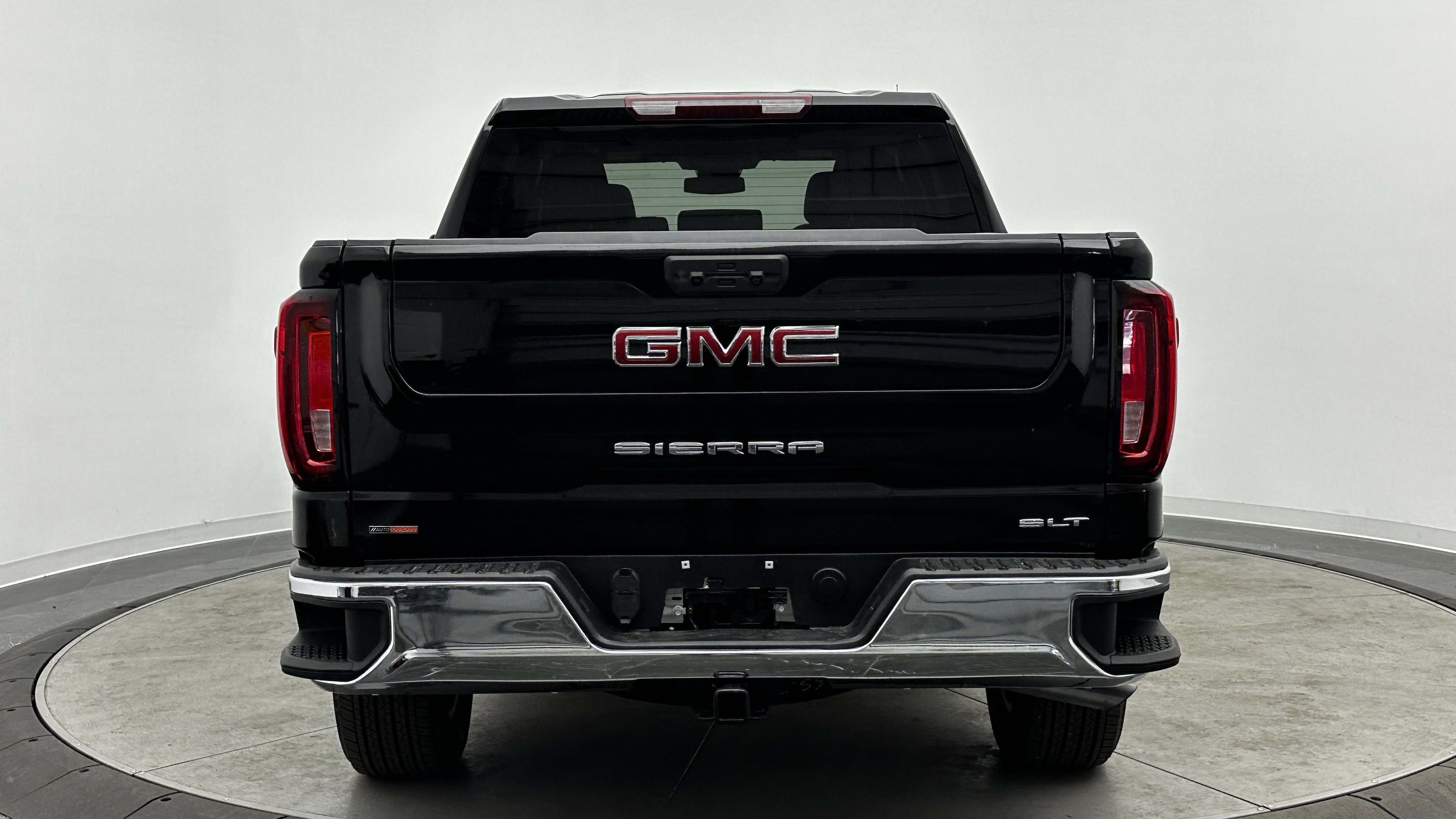 Used 2026 GMC Sierra 1500 SLT image 7