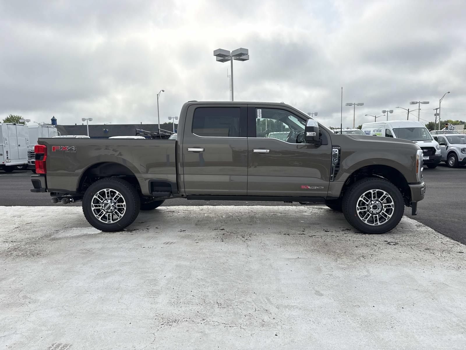 New 2027 Ford F250 Platinum w/ Platinum Plus Package AWD/4WD image 2