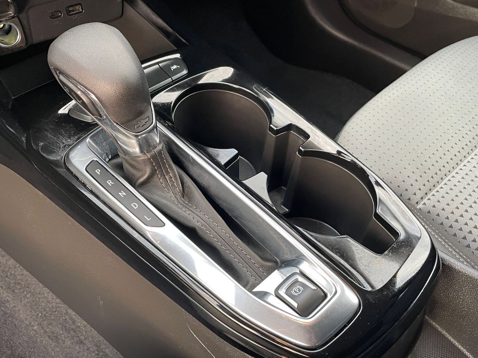 Used 2025 Chevrolet Trax LT w/ LT Convenience Package image 41