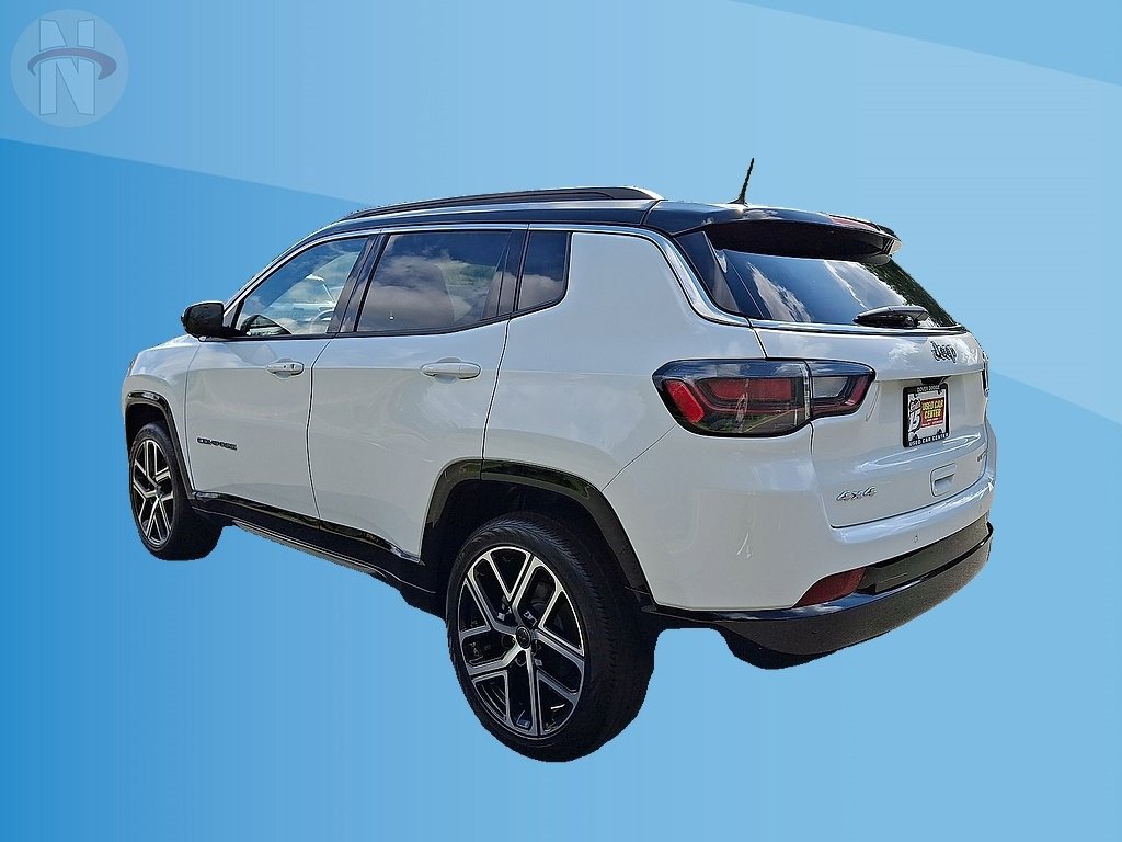 Used 2025 Jeep Compass Limited w/ Elite Group AWD/4WD image 11