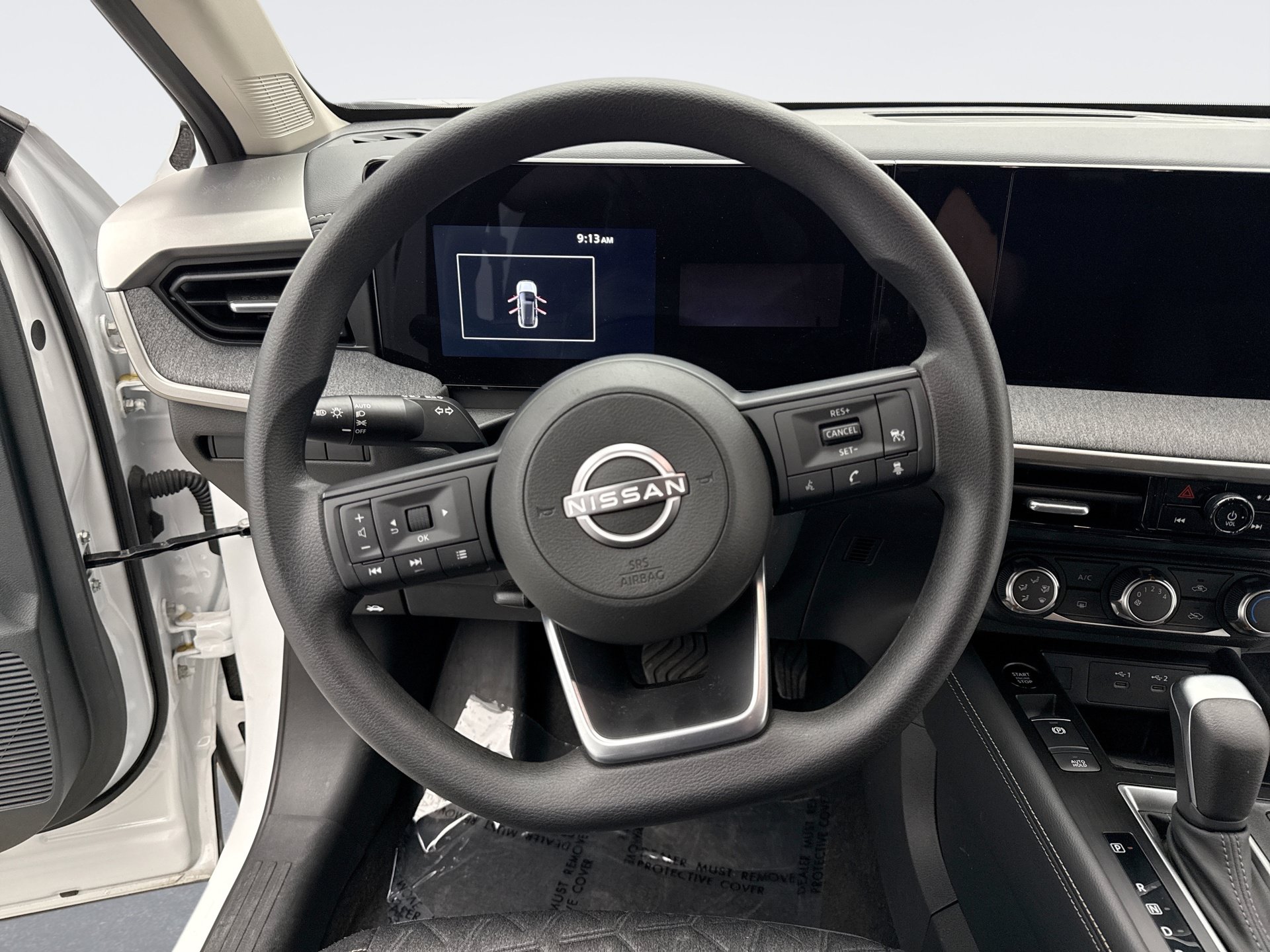 Used 2025 Nissan Kicks SV AWD/4WD image 12