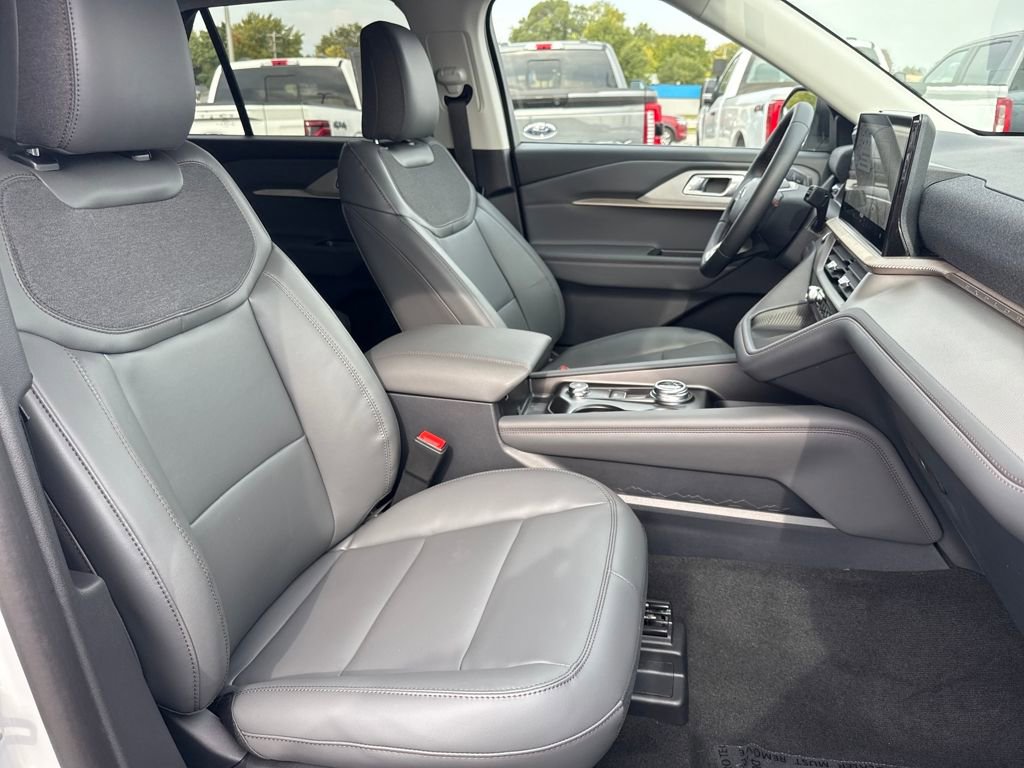 New 2026 Ford Explorer Active image 8