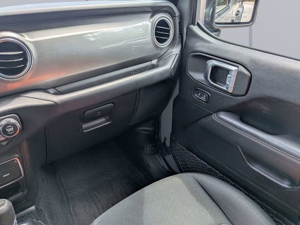 Used 2020 Jeep Gladiator Overland w/ Trailer Tow Package image 17