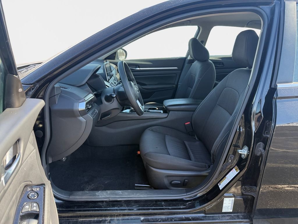 Used 2023 Nissan Altima 2.5 SV image 12