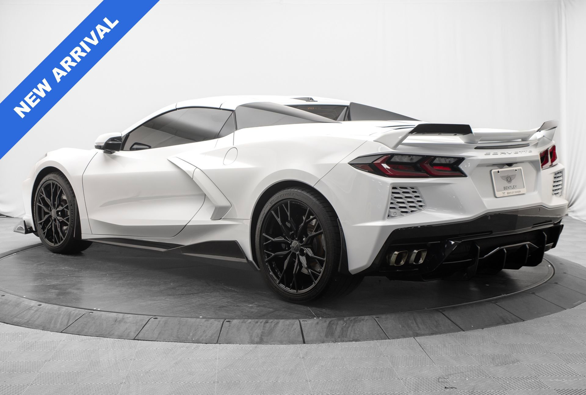 Used 2023 Chevrolet Corvette Stingray Preferred Conv w/ Z51 Performance Package RWD image 13