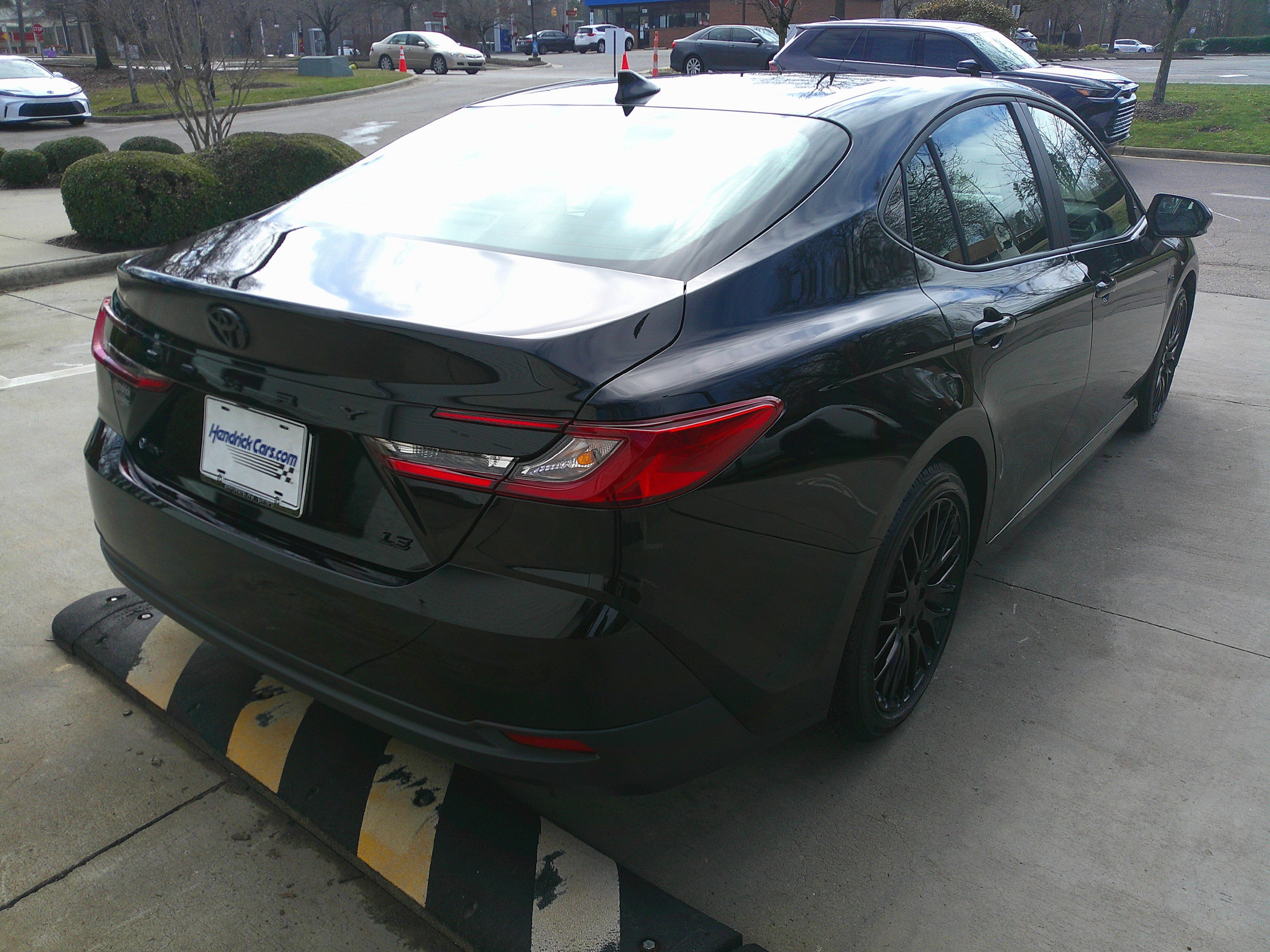 Used 2025 Toyota Camry LE image 12