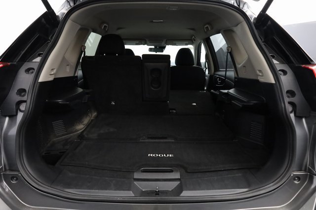 Used 2020 Nissan Rogue SV w/ Premium Package image 27