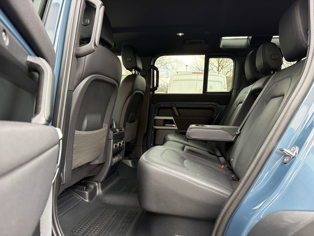 Used 2023 Land Rover Defender 110 S image 5