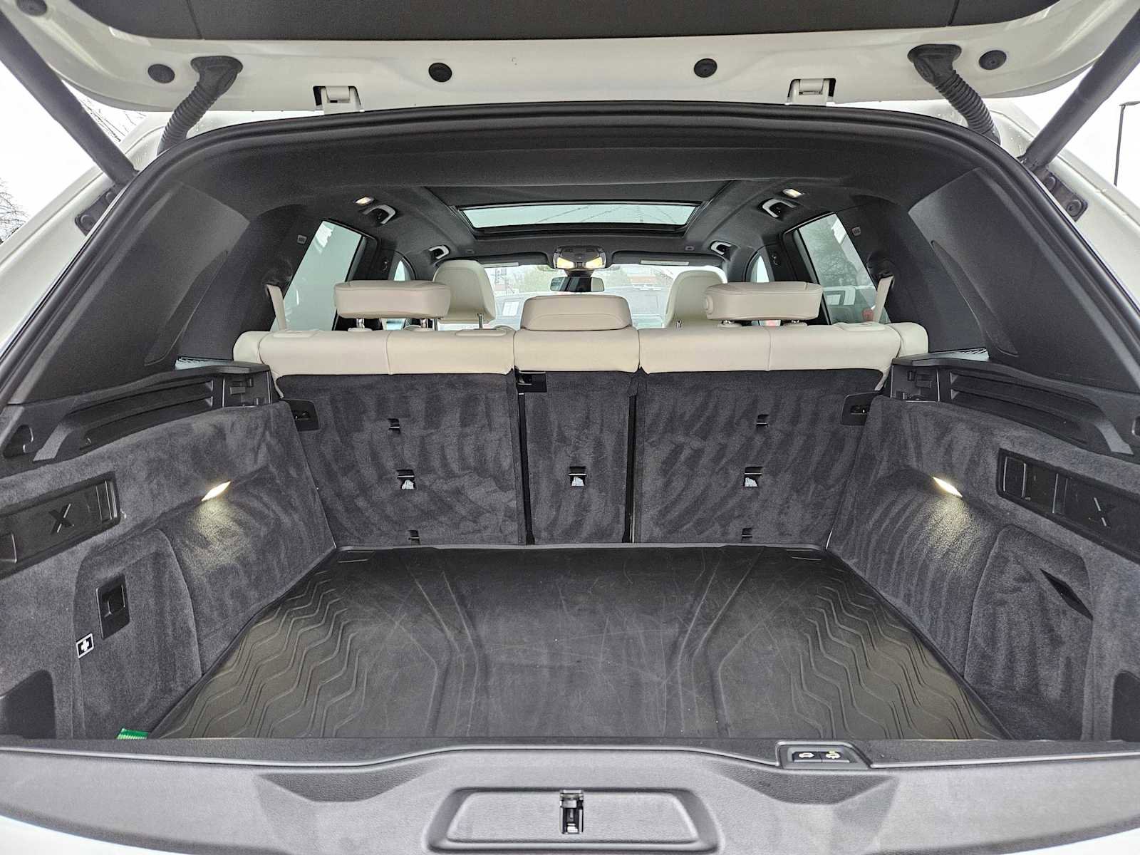 Used 2022 BMW X5 xDrive45e w/ M Sport Package image 18