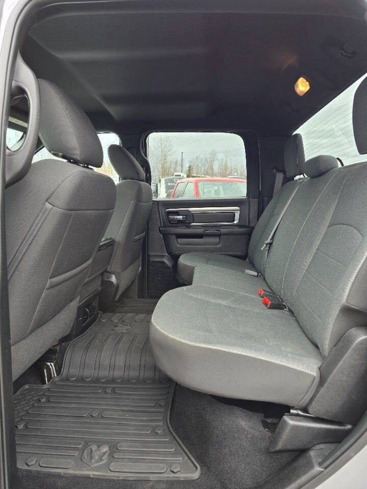 Used 2022 RAM 1500 Classic Warlock AWD/4WD image 17