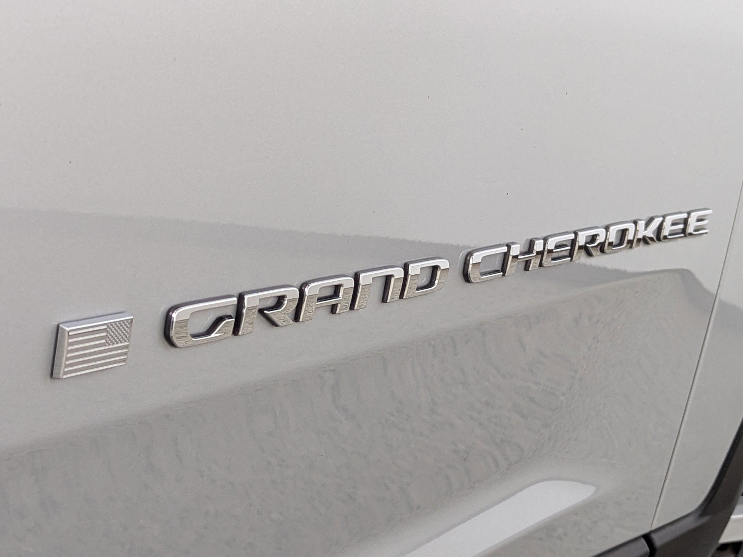 Used 2023 Jeep Grand Cherokee Limited w/ Luxury Tech Group II RWD image 25