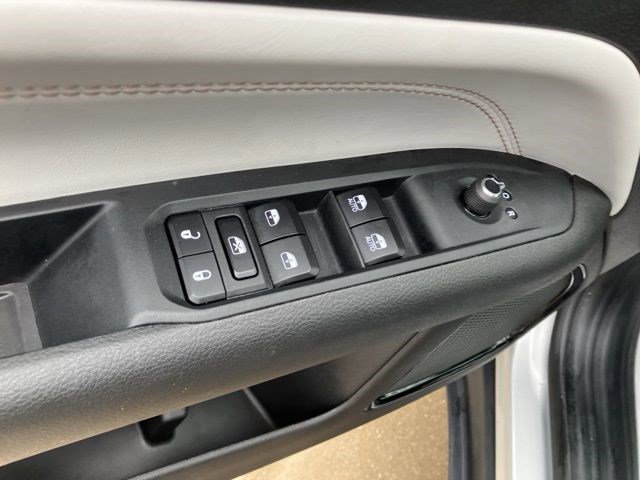 Used 2025 Jeep Compass Limited image 10