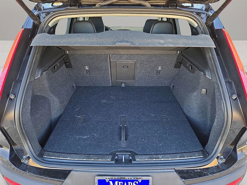 Certified 2023 Volvo XC40 B5 Plus w/ Protection Package Premier image 15