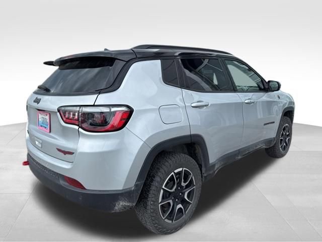 Used 2024 Jeep Compass Trailhawk AWD/4WD image 4