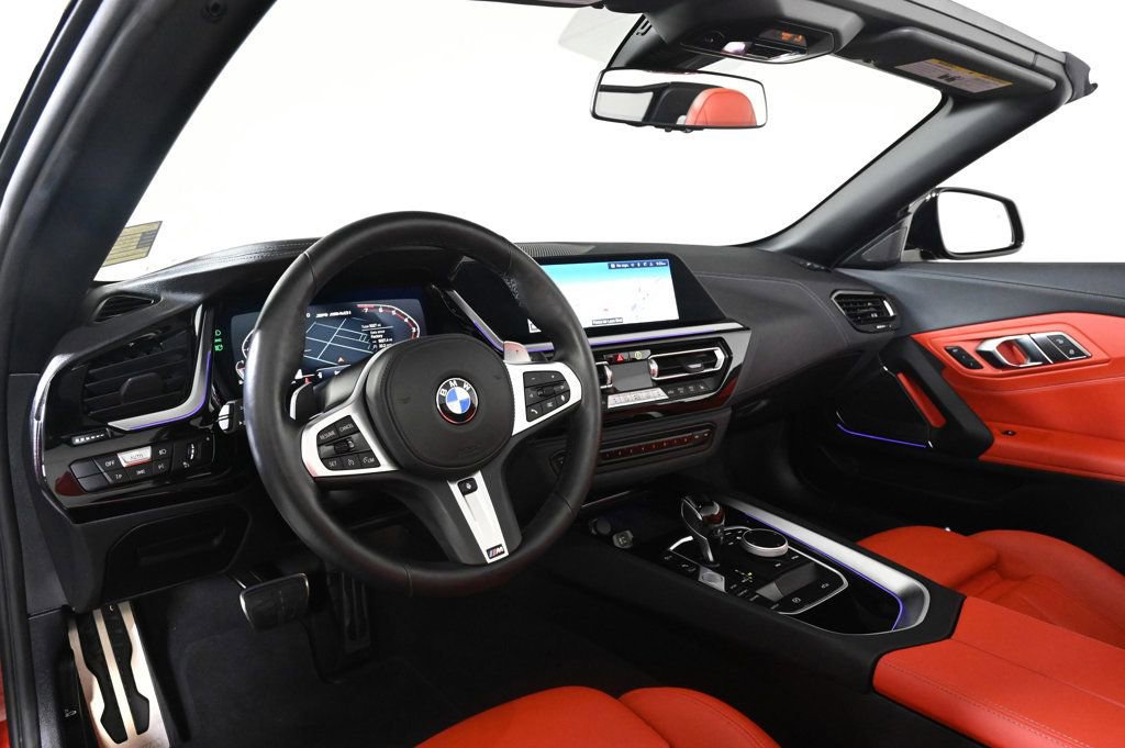 Used 2023 BMW Z4 M40i w/ Premium Package image 9